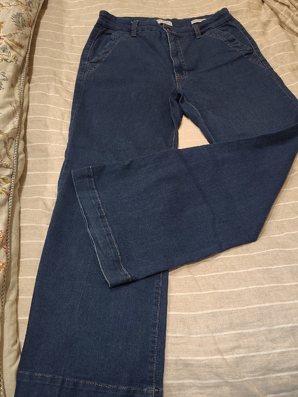 4/$50 sofia by sofia vergara Dark Blue Wide Leg Trouser Flare Jeans
